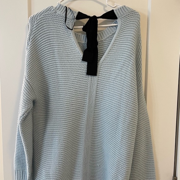 Back Bow Sweater Forever 21 - Picture 5 of 5